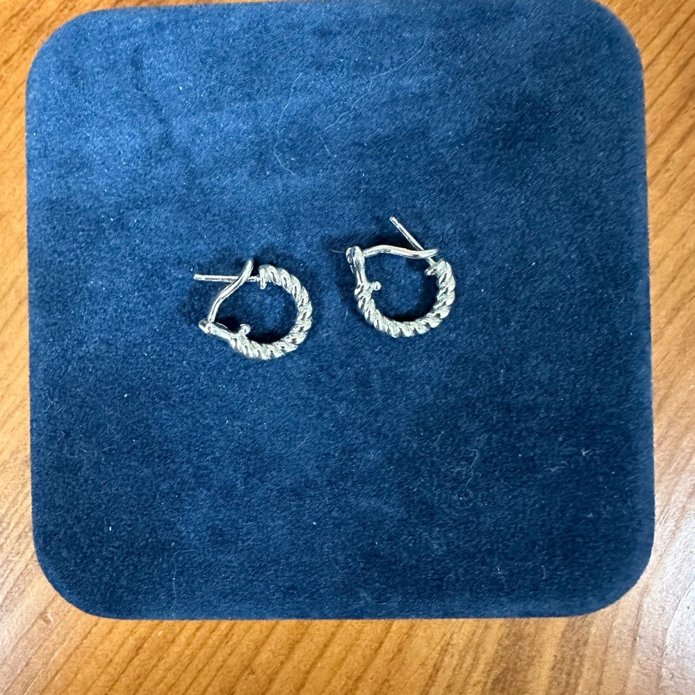 Judith Ripka sterling petite huggie hoop omega-back earrings EUC